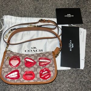 COACH SHOULDER BAG